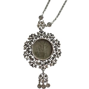 Vintage Goldette Intaglio Cameo Necklace Reverse Glass Gray Silver Tone Chain